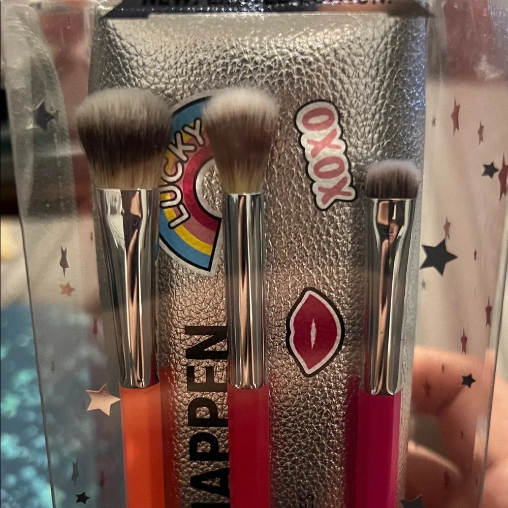 NWT Ulta Beauty Make It Happen Brushes - Pink and Orange